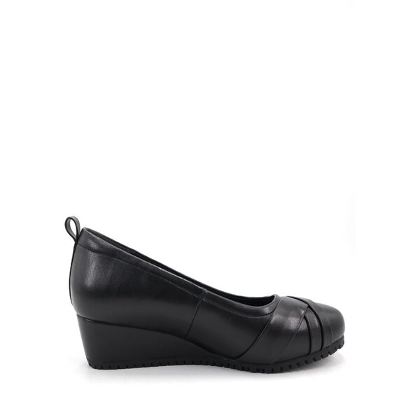 Tredsafe Women's Moulin Slip Resistant Shoes, Size 8, Slip-On, Solid Black - Picture 2 of 5